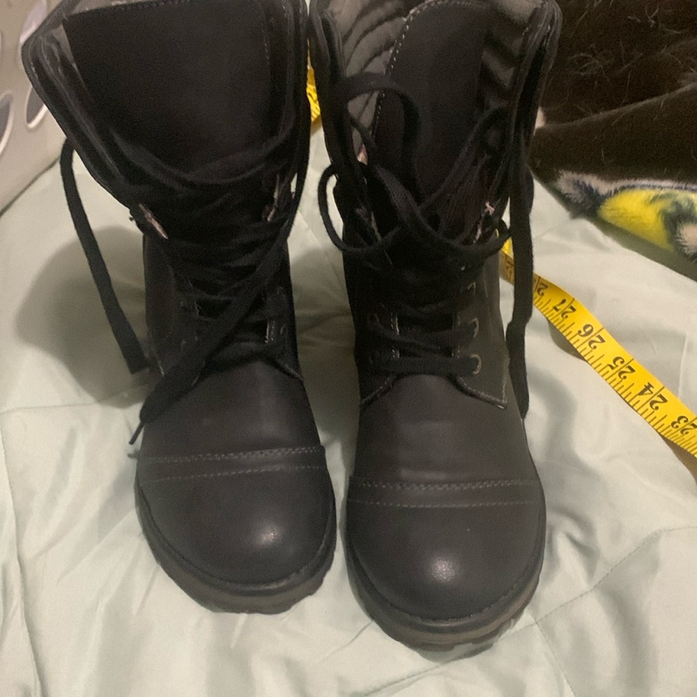Roxy boots size 8.5 women’s